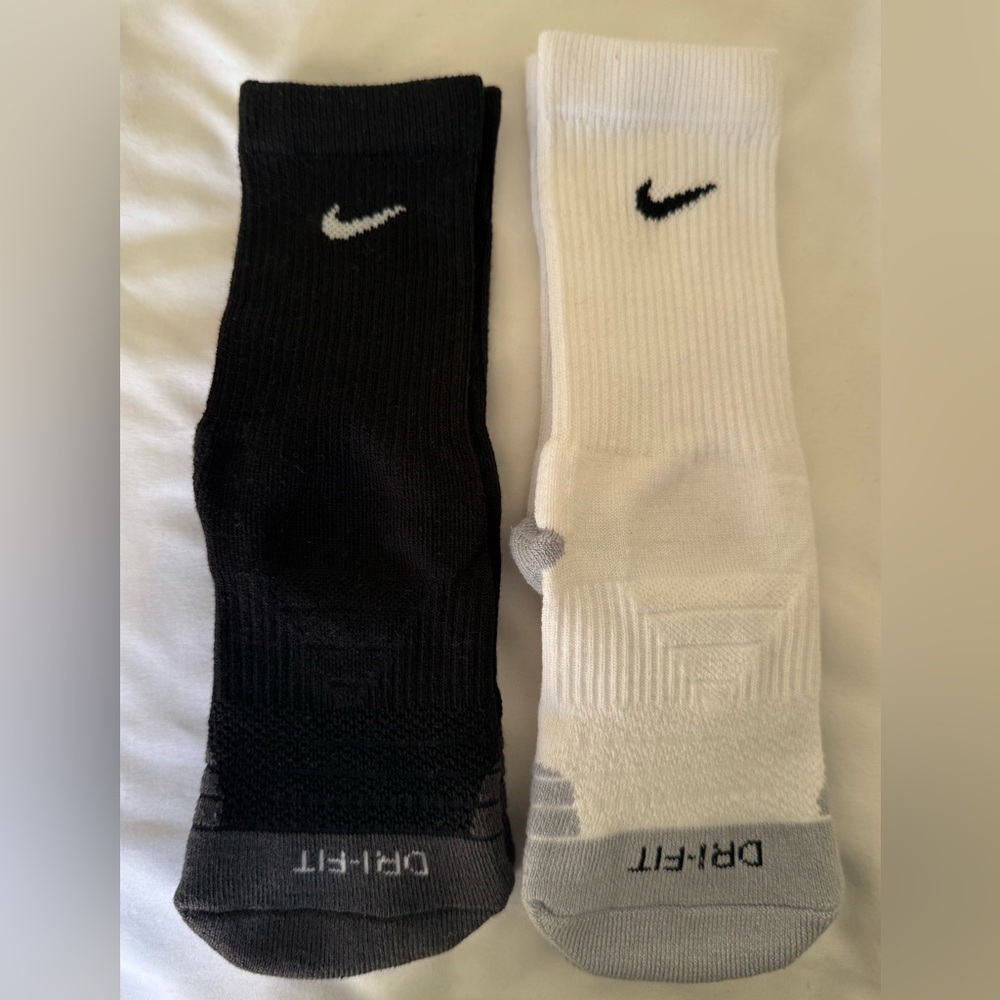 Nike Dri Fit Kids XS Two Pairs of Socks Black and White NWOT